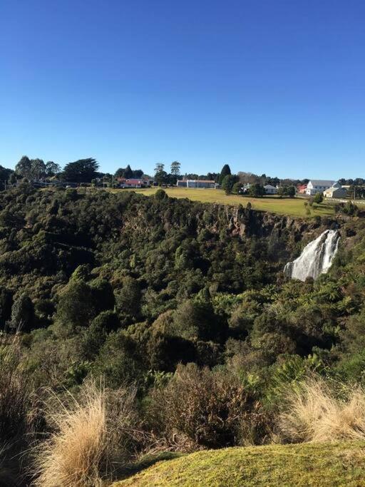 Waratah Waterfall Retreat Unit 1 Free Pay Tv In Two Rooms Free Wifi 外观 照片